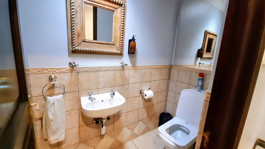 5 Bedroom Property for Sale in Pecanwood Estate North West